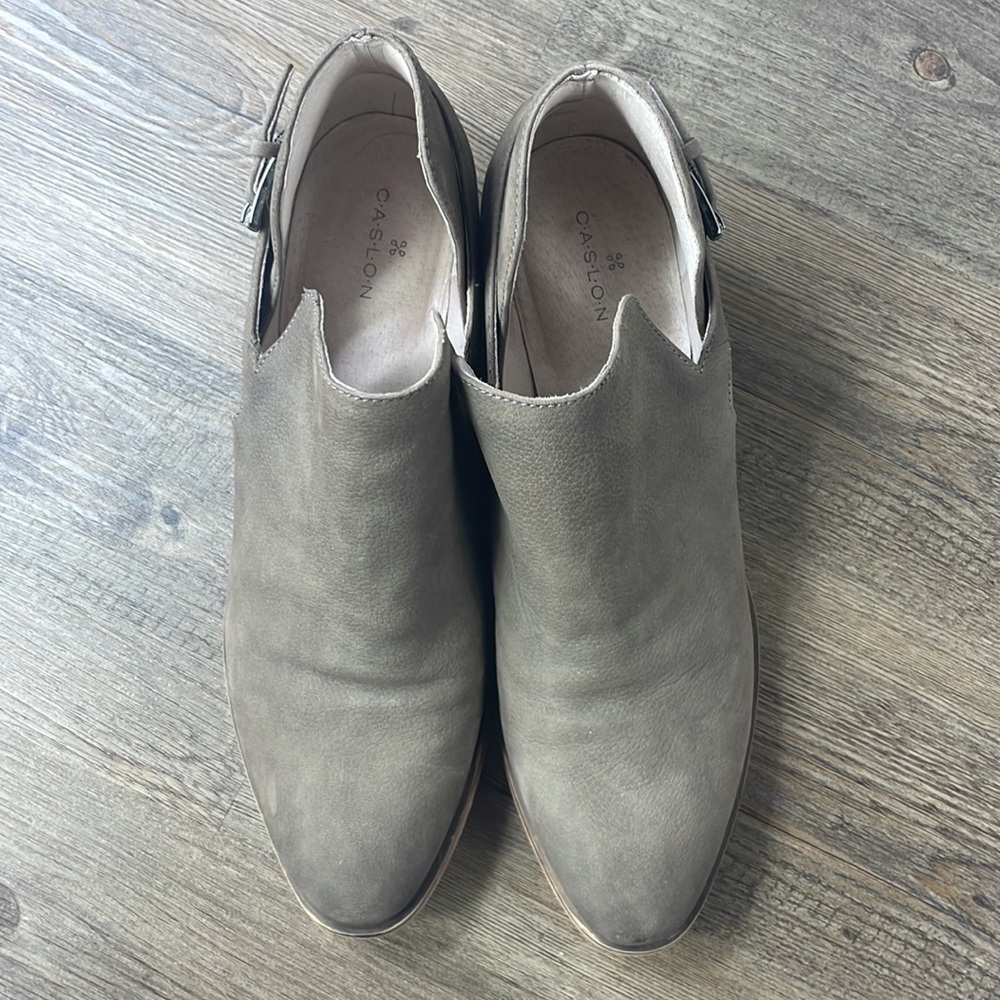 Caslon Women’s Grey Beige Ankle Bootie, size 9 - Picture 11 of 11